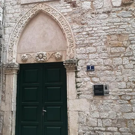 Orange * Sibenik