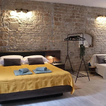 Orange * Sibenik